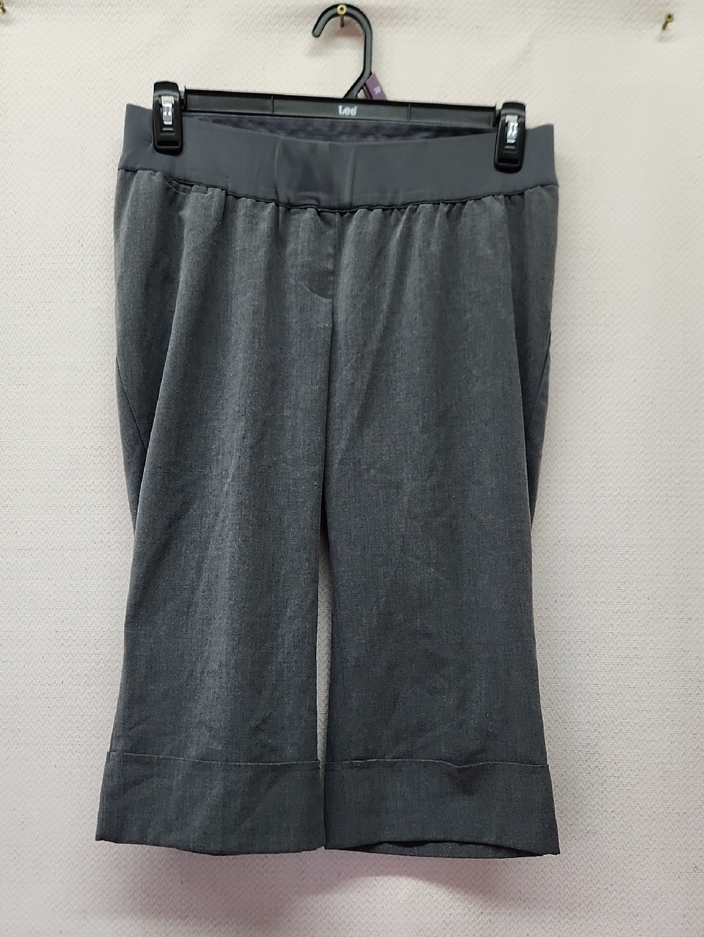 Liz Lange Gray Cropped Maternity Capris